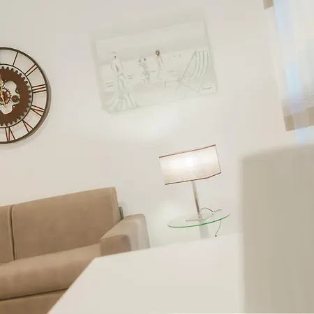 Vatican Elegant Apartment *